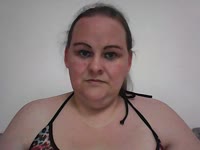 Hi ik ben Sabrina een 40+ rubens type dame. Ik ben gebonden maar wij hebben een open relatie met elkaar wij zijn ruimdenkend. Ik vind het geil om met onbekende hier lekker te kletsen over erotiek.