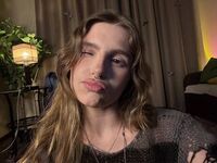 live webcam performer AnyaCarbaugh