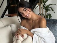 camslut naked EllieCarter