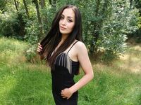 cam girl playing with vibrator GiuliaLarry