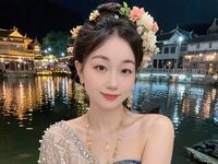 girl showing pussy feier