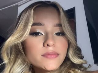 cam slut AaishaCollin