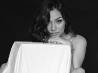 girl cam nude AmyZuri