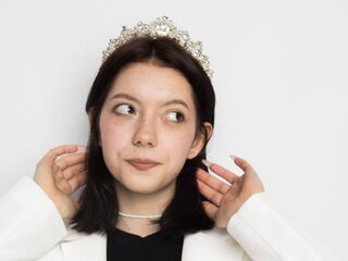 camgirl fingering bald pussy ArielleTewell