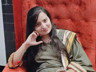 camgirl picture AyeshaSajid