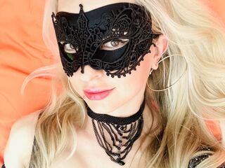 camslut fingering shaved pussy BelleDeLacrua