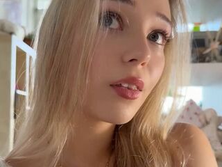camgirl masturbating with vibrator BernieceFrisch