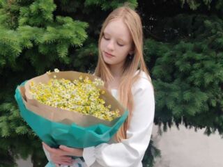 masturbating cam girl ChristieBrozyna