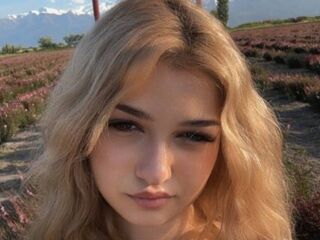 naughty webcamgirl CloudyFox