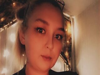 naked webcam girl video CrystalSins