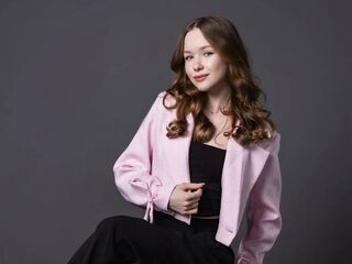 cam girl masturbating with dildo DarleenBenjamin