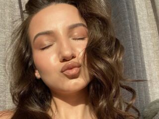 sex web cam chat room DinaSweeny