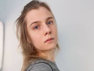 naked girl with cam masturbating DonnettaLorino