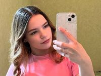 camwhore shaving pussy ElmerRoche