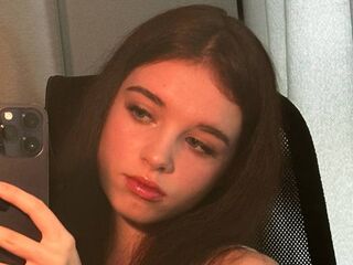 topless camgirl ElzaStern