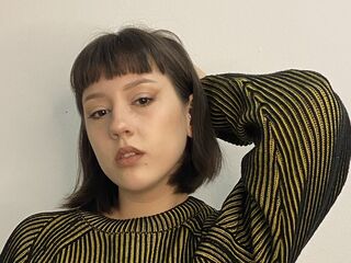 camgirl shaving pussy FannieRasberry