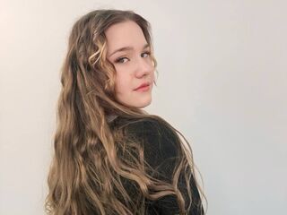 camwhore masturbating with dildo GrayceSerrell