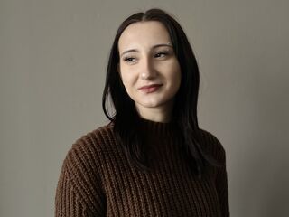 cam girl playing with dildo JacquiVetri