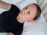 mastubating web cam girl JenniferLester