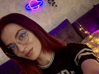 hot cam girl masturbating with vibrator JulietJess