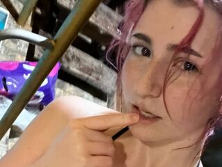 camgirl masturbating with vibrator KarlaLitrenta