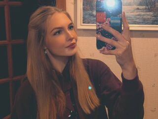 camgirl shaving pussy KateyTouriny