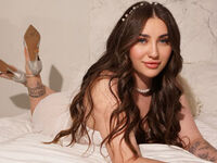 camslut naked KeiraHarts