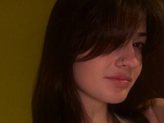 naughty camgirl fingering pussy KiliMinoa