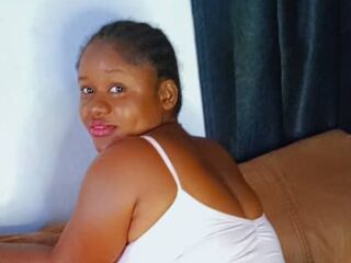 cam girl playing with vibrator KiraDon