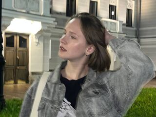 naked camgirl gallery KrissyJn