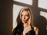 cam girl playing with dildo LanaSharapova