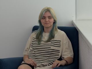 adult video chat room LauriMagnie