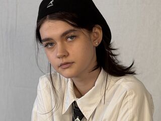 hot webcamslut LeannMolineaux