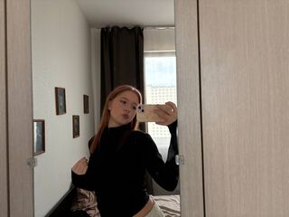 chatrubate cam girl LennieLukasik