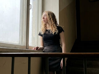 adult webcam chat room LilyWhitman