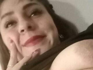 naked webcamgirl video LizMegh