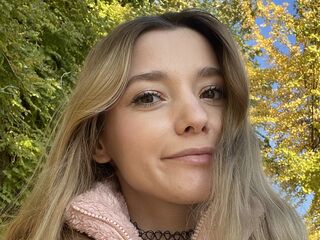 hot strip tease cam LunariaVelvet