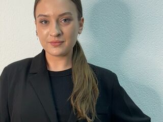 naked girl with webcam masturbating with sextoy LyndaEstle