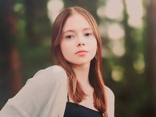 naked camgirl masturbating with vibrator MaileKnipe