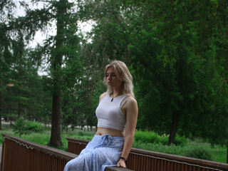 camgirl masturbating with sextoy MelisaMokriski