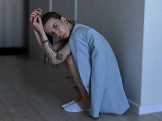camgirl showing tits MirnaLatourette
