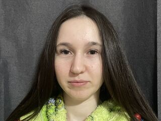 naughty cam girl fingering shaved pussy NorahRosati