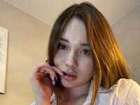cam girl playing with sextoy OdelynGambell