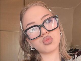 nude webcam girl SaraBaier