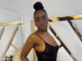 naughty camgirl fingering pussy SelenaRoas