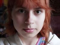 nude webcamgirl SerafinaGoettl