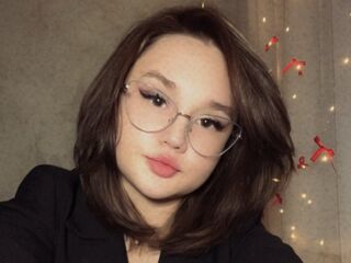 naked camgirl picture ShielaQuam