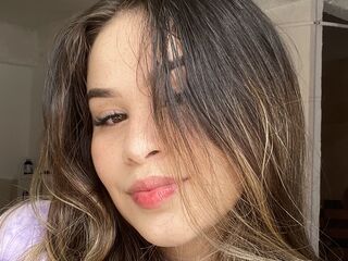 camgirl playing with sextoy SofiWhitee