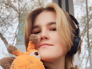 camgirl playing with dildo TanyaFornier