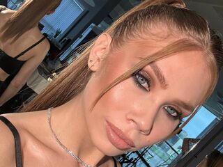 girl showing pussy TawnyaCarwell